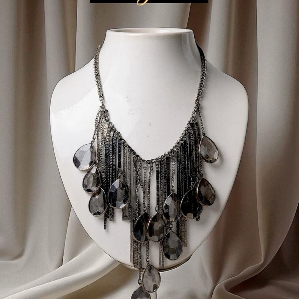 Chic Silver and Black Teardrop Metal Fringe Chain Necklace